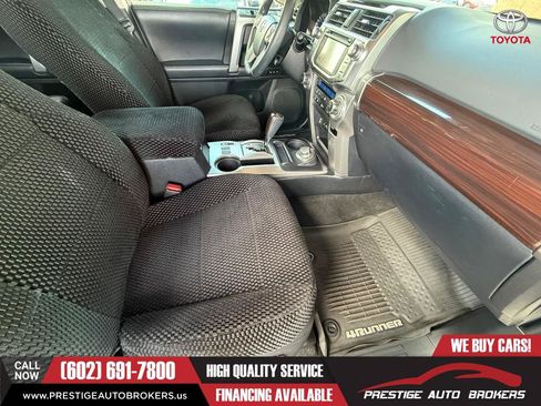 Used 2018 Toyota 4Runner Limited AWD/4WD image 31
