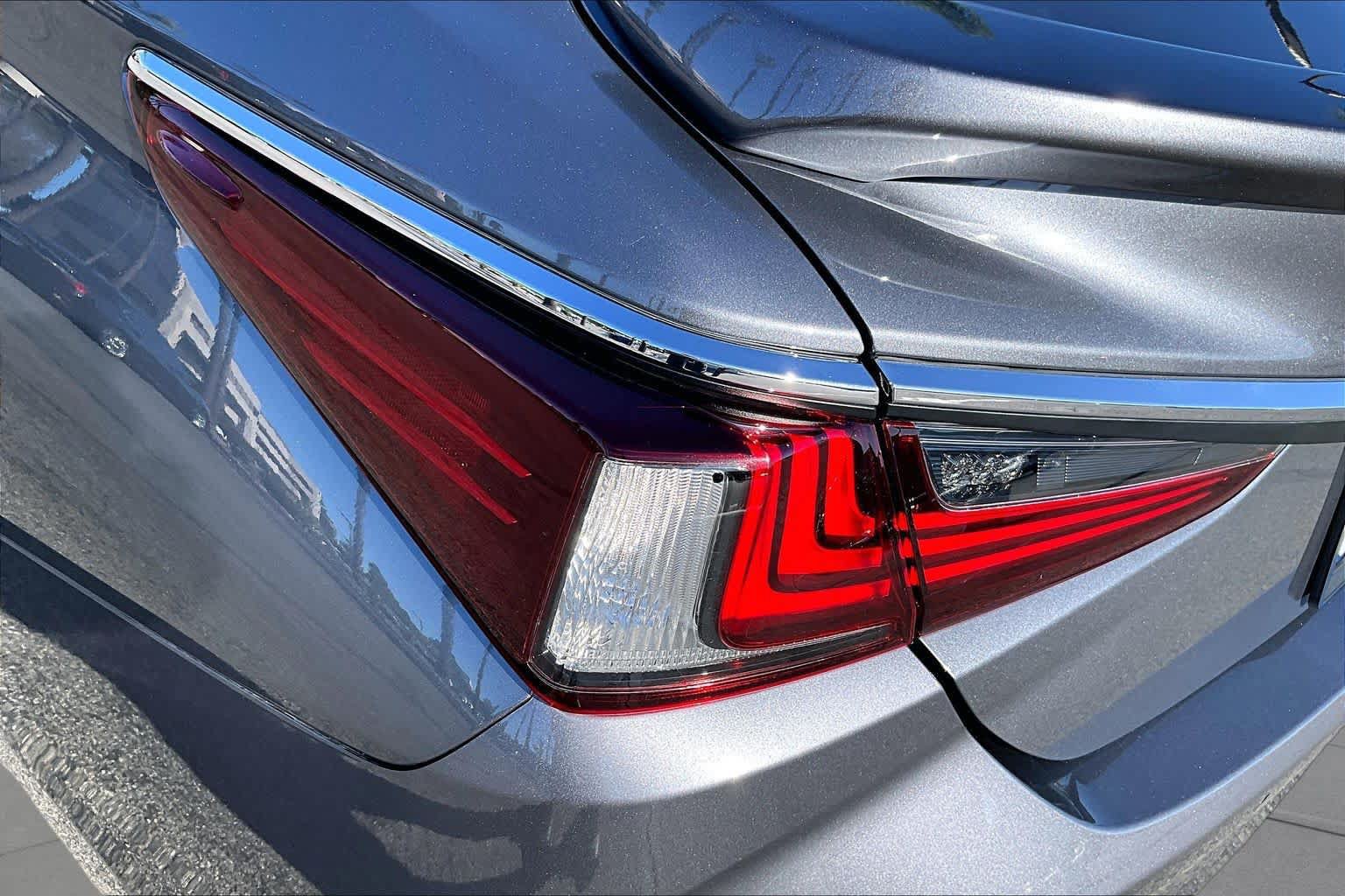 Used 2020 Lexus ES 350 w/ Premium Package FWD image 27