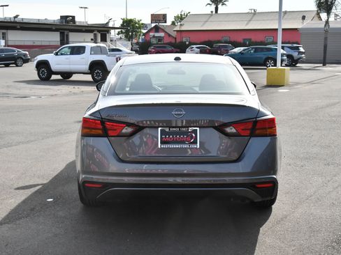 Used 2025 Nissan Altima 2.5 SV image 7