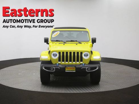 Used 2022 Jeep Wrangler Unlimited Sahara w/ Cold Weather Group AWD/4WD image 53