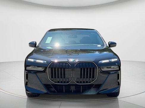 New 2026 BMW 740i w/ Executive Package RWD image 2