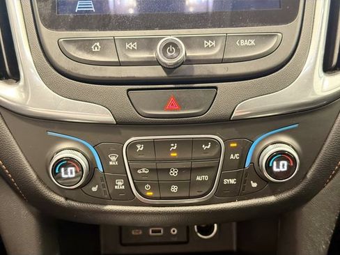 Used 2020 Chevrolet Equinox Premier FWD image 14