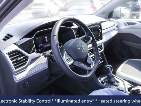 New 2025 Volkswagen Taos SE image 4