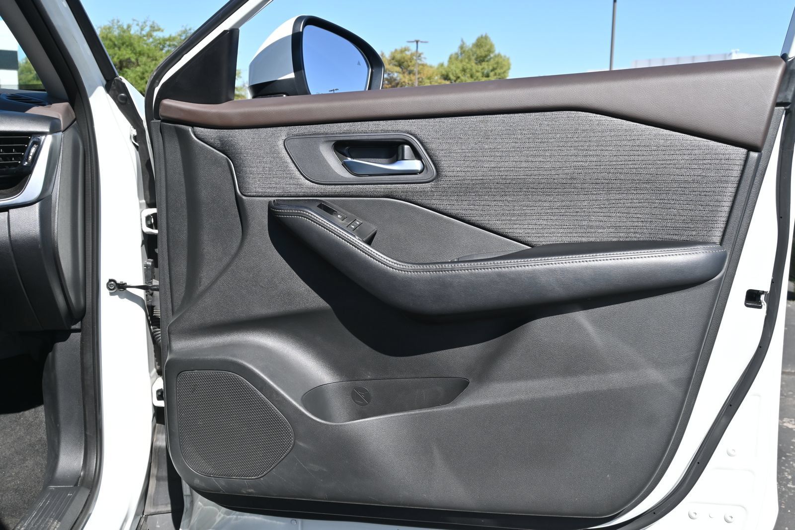 Used 2023 Nissan Rogue SV FWD image 26
