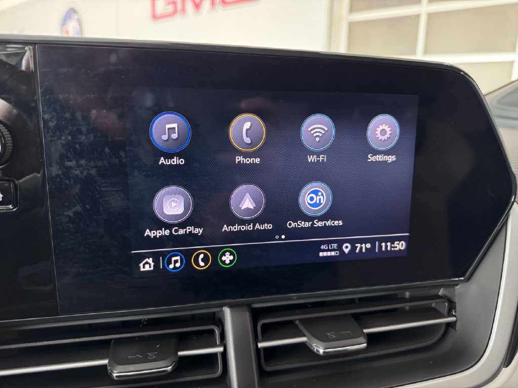 Used 2025 Chevrolet Trax RS w/ Sunroof Package FWD image 18