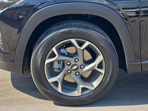 Used 2025 Chevrolet Trax LT w/ Driver Confidence Package FWD image 9