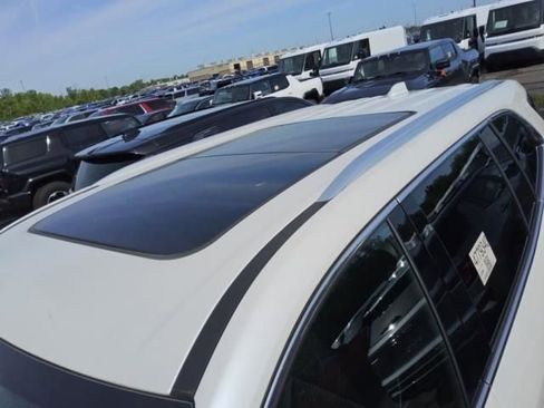 Used 2025 Buick Enclave Avenir FWD image 10
