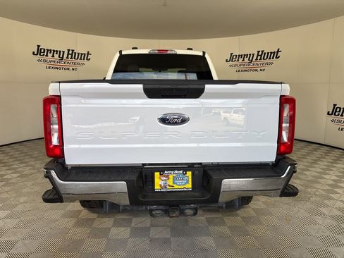 Used 2024 Ford F250 XLT w/ FX4 Off-Road Package image 5