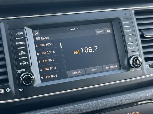 Used 2021 Kia Sedona LX FWD image 22