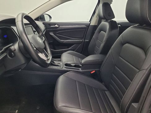 Used 2024 Volkswagen Jetta SE image 17