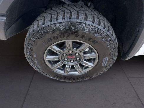 Used 2025 GMC Sierra 1500 AT4X AWD/4WD image 14