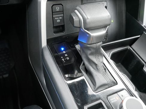 Used 2022 Toyota Tundra Platinum image 24