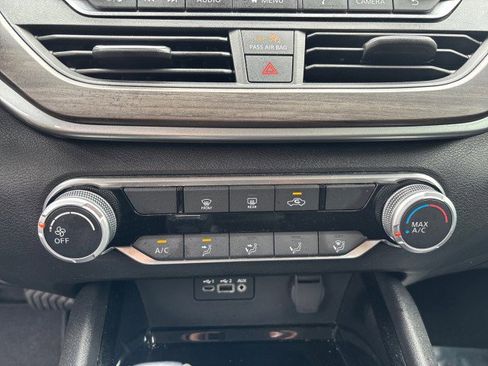 Used 2024 Nissan Altima 2.5 SV image 18