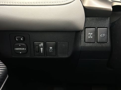 Used 2015 Toyota RAV4 XLE AWD/4WD image 22