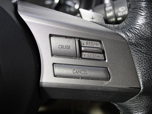 Used 2010 Subaru Outback 2.5i Premium image 34