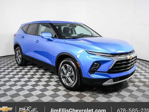 Used 2025 Chevrolet Blazer LT image 1