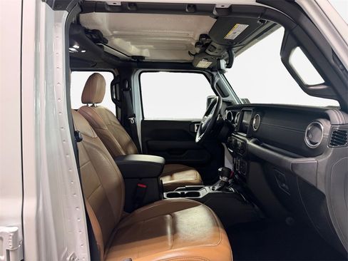 Used 2023 Jeep Gladiator Overland w/ Popular Equipment Package image 26