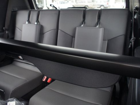 Used 2026 Lexus GX 550 w/ Cold Area Package image 16