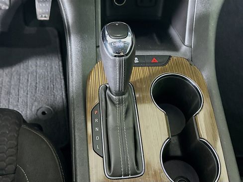 Used 2019 GMC Acadia SLE image 23