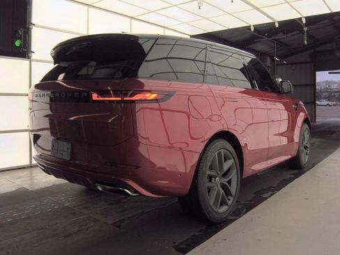 Used 2024 Land Rover Range Rover Sport Dynamic SE image 2