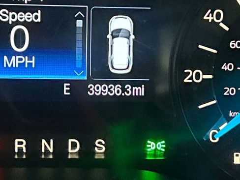 Used 2016 Ford Explorer XLT image 22