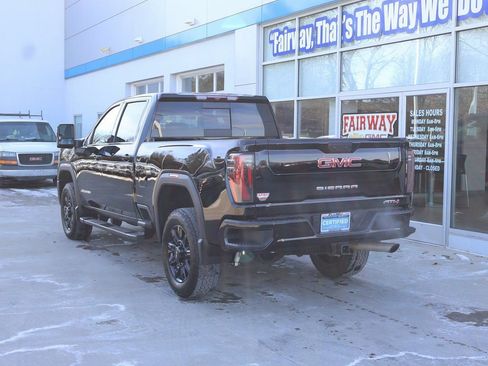 Used 2024 GMC Sierra 3500 AT4 w/ AT4 Preferred Package AWD/4WD image 8