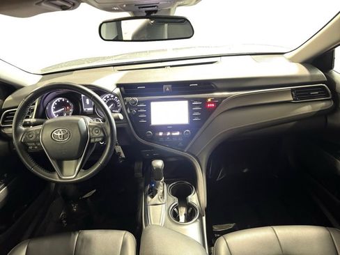 Used 2020 Toyota Camry SE image 15