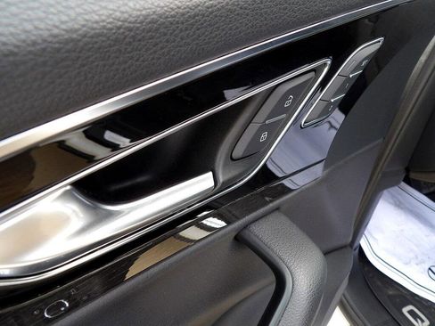 Used 2019 Audi Q7 3.0T Premium Plus w/ Premium Plus Package image 11
