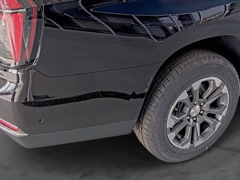 New 2026 Chevrolet Suburban LS image 13