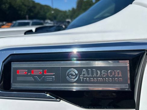 Used 2025 GMC Sierra 2500 SLE w/ Preferred Package AWD/4WD image 10