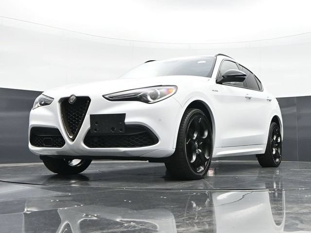 Used 2022 Alfa Romeo Stelvio Veloce AWD/4WD image 49