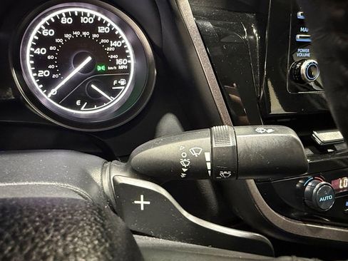 Used 2024 Toyota Camry SE image 34