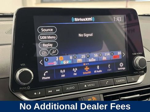 Used 2024 Nissan Altima 2.5 SV FWD image 28