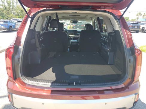 Used 2024 Kia Telluride S w/ S Sunroof Package FWD image 5