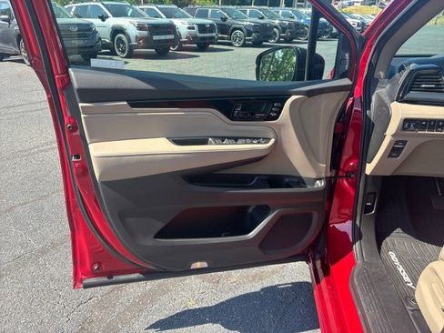 Used 2022 Honda Odyssey Elite image 10