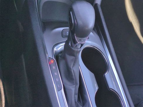 Used 2024 Chevrolet Malibu LT image 32