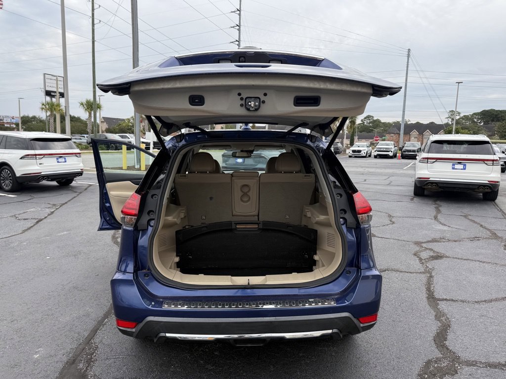 Used 2017 Nissan Rogue SL w/ SL Premium Package FWD image 3