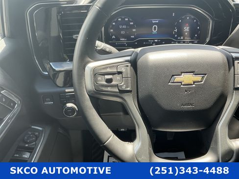 Used 2023 Chevrolet Silverado 1500 LT AWD/4WD image 19