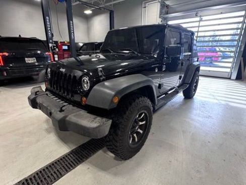 Used 2013 Jeep Wrangler Unlimited Sport image 2