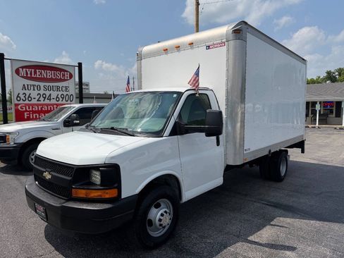 Used 2014 Chevrolet Express 3500 Extended RWD image 1