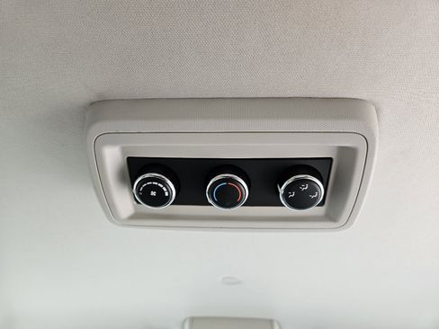 Used 2018 Dodge Grand Caravan SE image 39