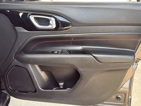 Used 2022 Jeep Compass Trailhawk image 30