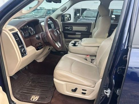 Used 2017 RAM 1500 Laramie w/ Convenience Group AWD/4WD image 16