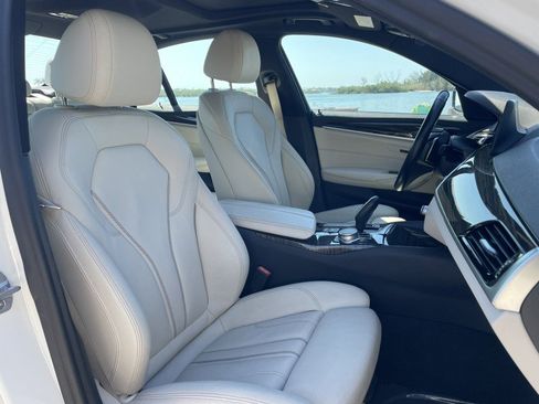 Used 2020 BMW 530i xDrive w/ Convenience Package image 7
