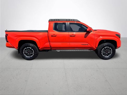 Used 2024 Toyota Tacoma TRD Sport AWD/4WD image 6