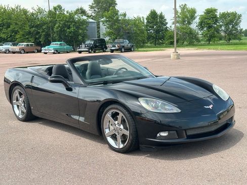 Used 2008 Chevrolet Corvette Convertible w/ Preferred Equipment Group RWD image 2