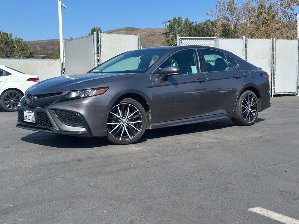 Certified 2024 Toyota Camry SE FWD image 1