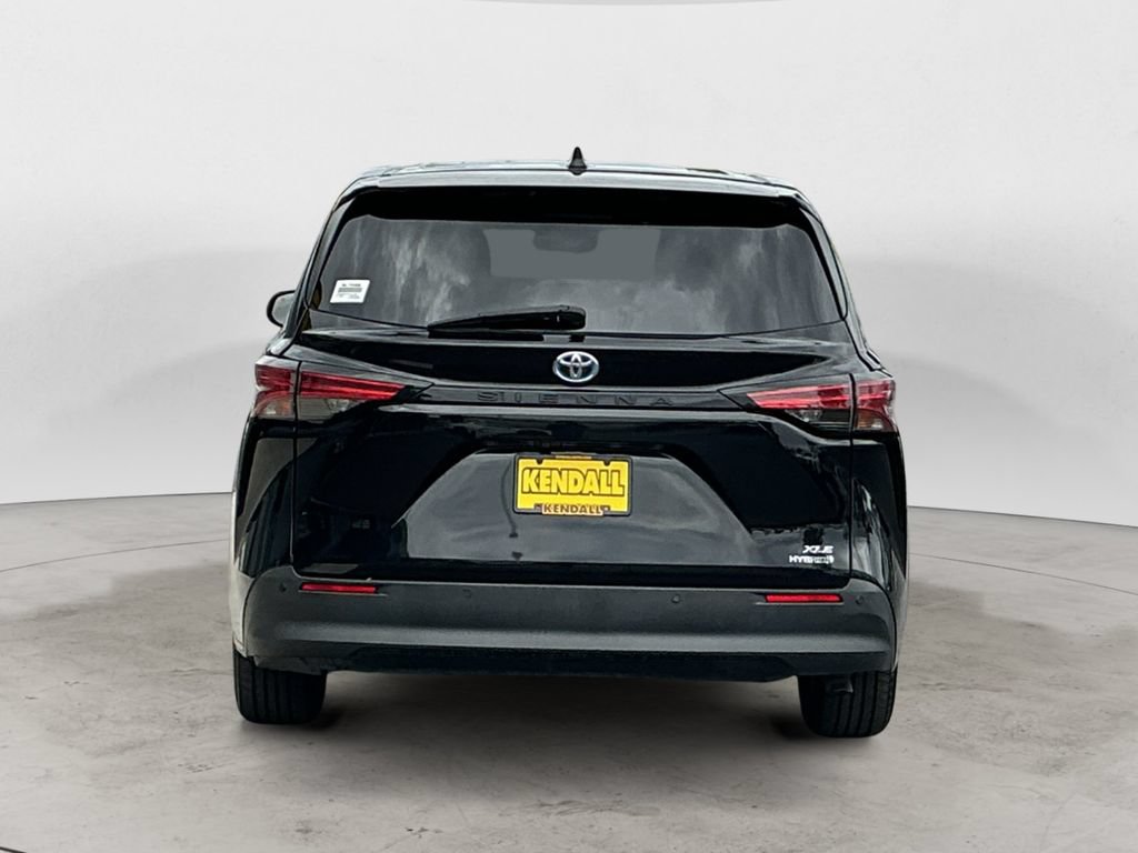 Used 2022 Toyota Sienna XLE FWD image 6