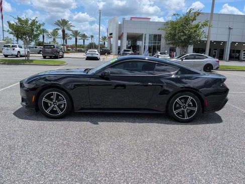 Used 2025 Ford Mustang Coupe RWD image 7