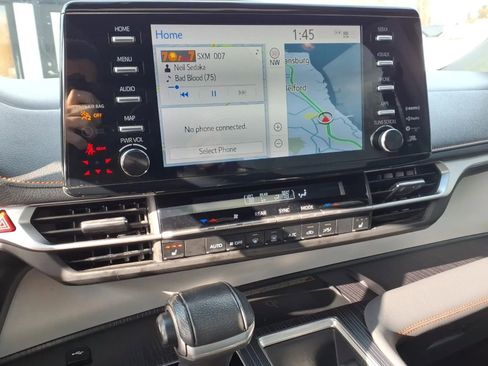 Used 2023 Toyota Sienna XSE w/ XSE Plus Package image 31